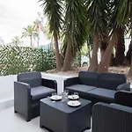 Terrasse En Bord De Promenade Des Apartment