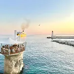 Luxueux Logement A 2 Pas De La Mer, Vieille Ville