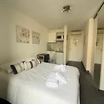 Apartment Avec Balcon- - Tram - Aeroport *
