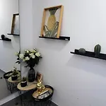 Wehost - Studio Flamingo