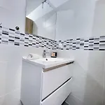 Wehost - Studio Flamingo