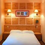Comte De Aparthotel