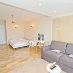 Promenade - Cosy Sea Front Apartment *