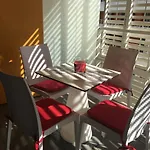 Vacances A Nice Terrasse Ensoleillee & Parking A La Gare Du Sud