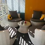 Vacances A Nice Terrasse Ensoleillee & Parking A La Gare Du Sud
