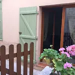 Cosy Poullan, 2-Bedroom Apartment, 200 M From The Beach