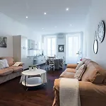 Prestige Apartment, Near The Beaches Apartment *