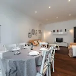 Prestige Apartment, Near The Beaches Apartment