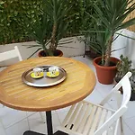 France Apartment *