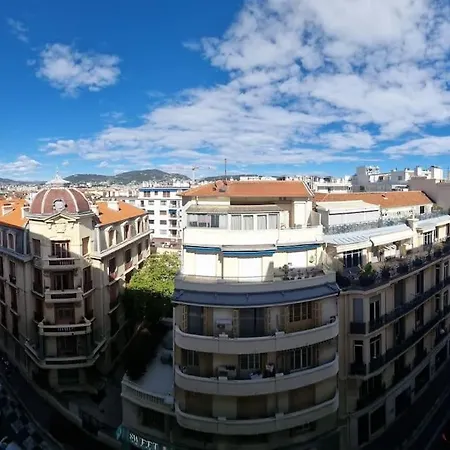 Apartment Central Modern With Panoramic View 2min From The Beach