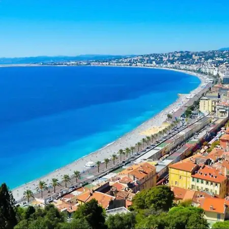 Aparthotel 2 Pieces A Louer Au Coeur Du Carre D Or A Nice, Rue Dalpozzo A 150 Metres Des Plages *