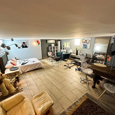 40m² Atypique Proche De La Apartment