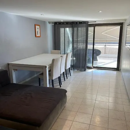 Apartment Appartenant Proche De La *
