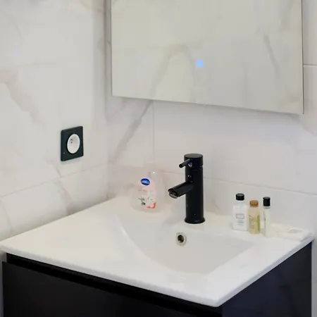Magnifique Sur Le Port Apartment Nice