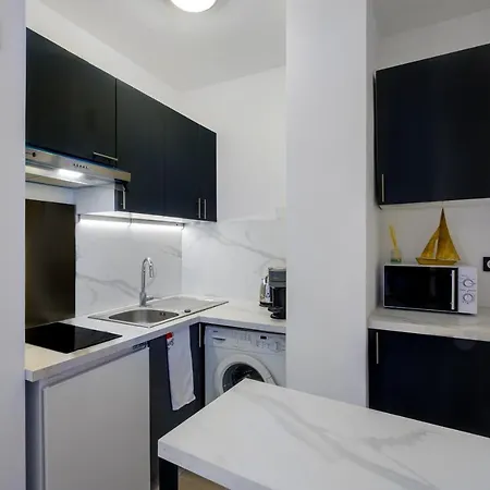 Magnifique Sur Le Port Apartment Nice