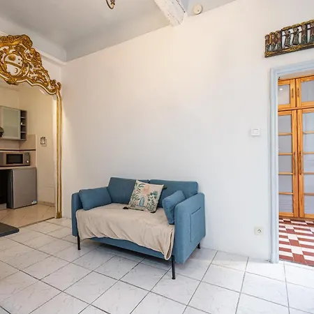 Charming Close To Vieux With Wifi Apartment