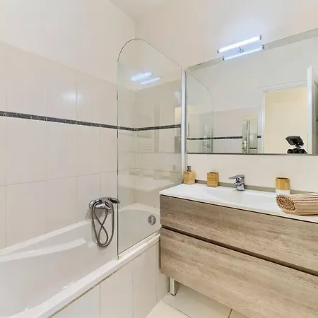 Superbe Climatisee Avec Piscine Chauffee-terrasse-vue Mer Et Montagne Villa *