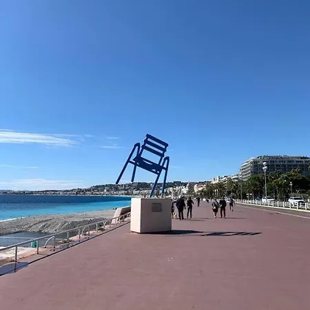 Studio Avec Terrasse En Plein Centre De Nice