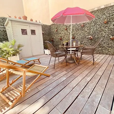 Studio Avec Terrasse En Plein Centre De Apartment *