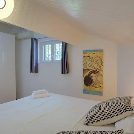 Holiday home Au Calme Pour Familles Proche Transports