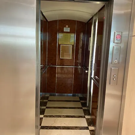 Grand Palais De La Mediterranee Beach Access Apartment
