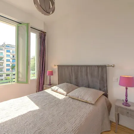Apartment Promenade Des Anglais/ Vue Mer Au Calme Nice