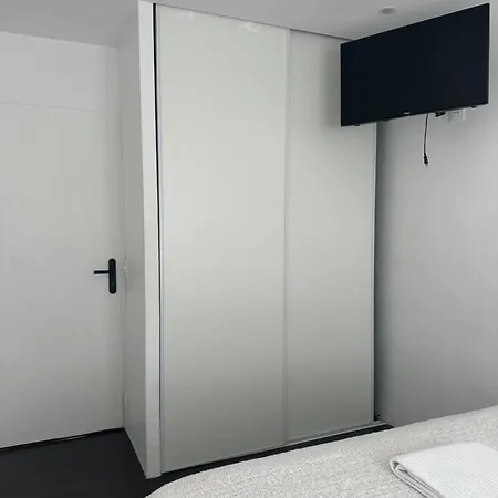 Location De Privee Dans Prive, Jardins Et Parking Gratuit 1 Min To Tramway Et 9 Min De Centre-ville, Accessibilite A Plusieurs Transports Homestay