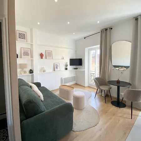 Refurbished - Hyper Center Apartment