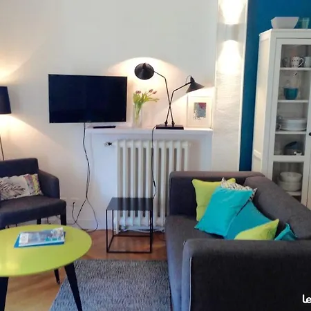 Apartment Lovely, Quiet 1 Bedroom With A Balcony Nice