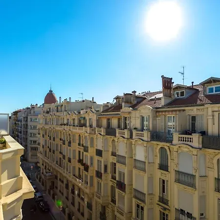 Lovely, Quiet 1 Bedroom With A Balcony * Nice