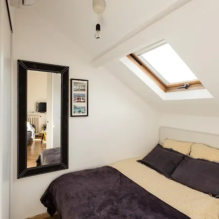 Apartment Lovely, Quiet 1 Bedroom With A Balcony