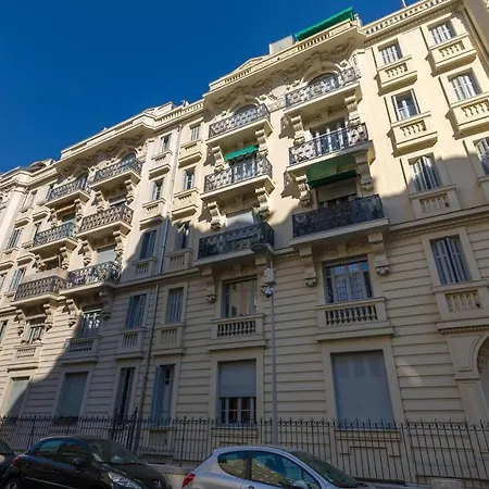 Lovely, Quiet 1 Bedroom With A Balcony Apartment *