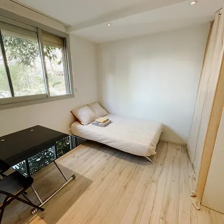 Apartment Pres De L'aeroport