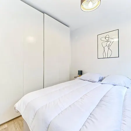 Riviera Vibes - Ac - Wifi & Breakfast - 8 Min Walk To Apartment
