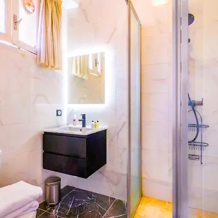 Beautiful Port De Apartment