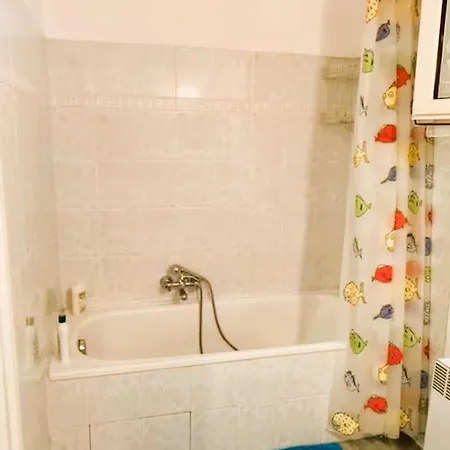 Pour 3 Personnes Extremement Bien Place Apartment
