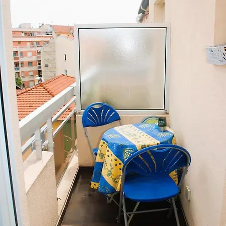 Pour 3 Personnes Extremement Bien Place Nice