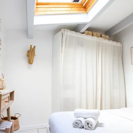 Duplex Carre D'or Au Calme Sur Cour 100m De La * Nice