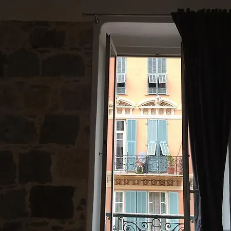 Ruby's At Lepante 14 Apartment
