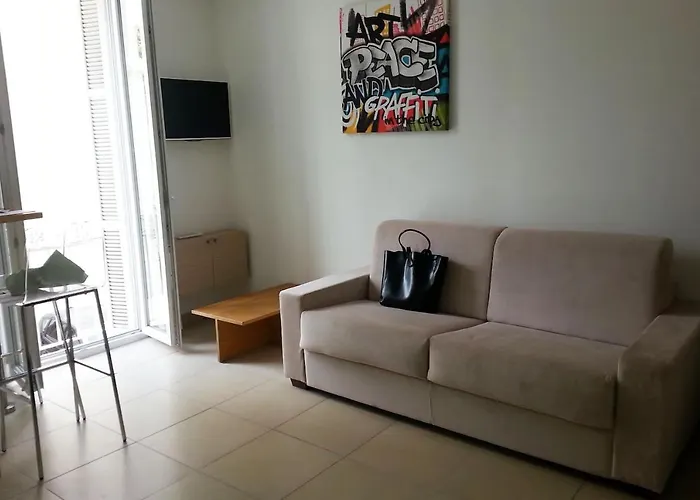 Nice City Center Beautiful Studio