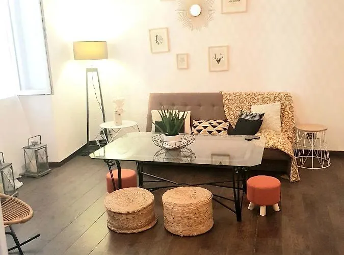 Beautiful Old Town Home - 2 Bedrooms Apartment