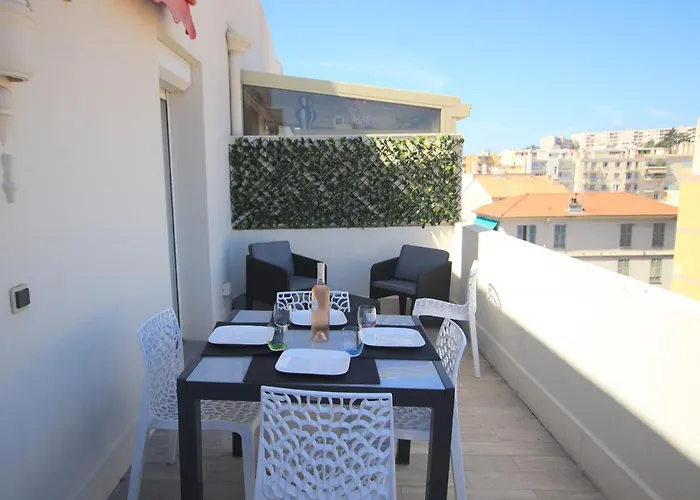 La Terrasse De Carras