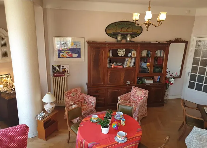 Grand Appartement Art Deco Plein Centre Face Gare Sncf