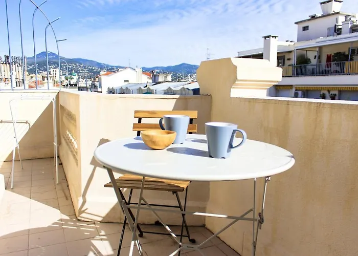 Joli Studio Avec Balcon, Centre Ville