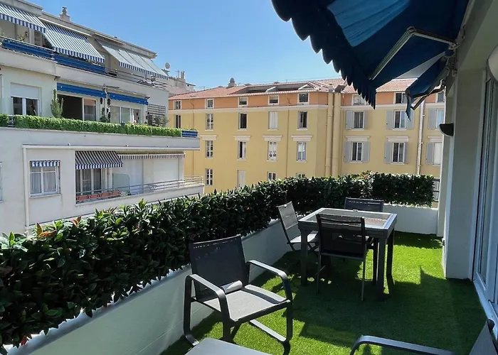 Reine Marie :Top Floor Carre D\'Or Avec Acces Direct A La Mer