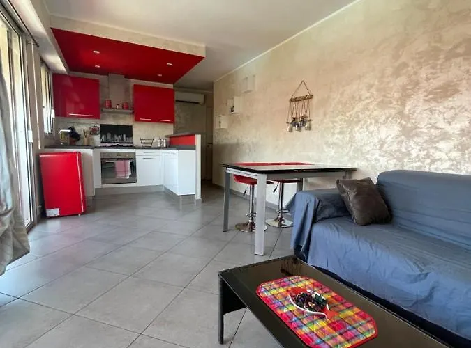 Superbe 2 Pieces Appartement A 5Min De La Mer Free Wifi Et Parking