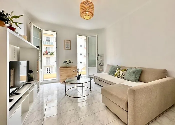Cosy Apartment - 15 Min From Beach - Free Parking