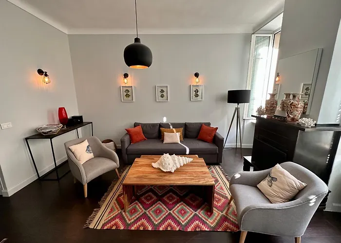 Stunning Apartment In The Gold Square Of Nice!