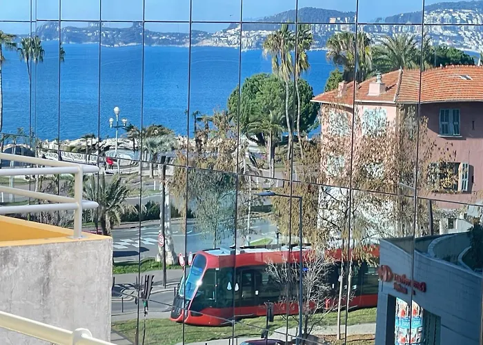 Studio Sur La Promenade Des Anglais Avec Vue Mer Originale A 40 M De La Plage