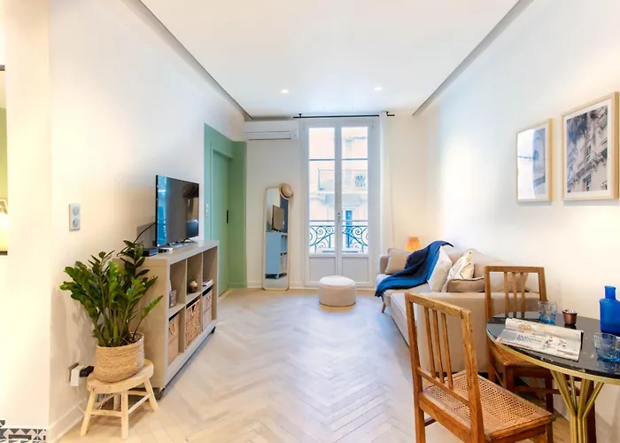 L48 Smart 1 Bdr Ac. Centre 10Mins Sea